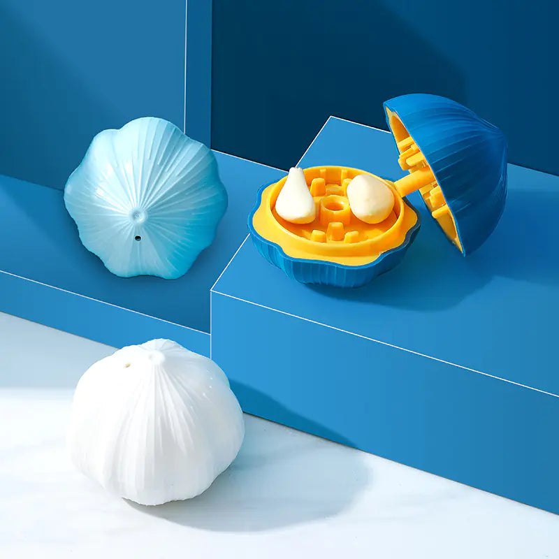 Manual Garlic and Spice Crusher for Kitchen Use