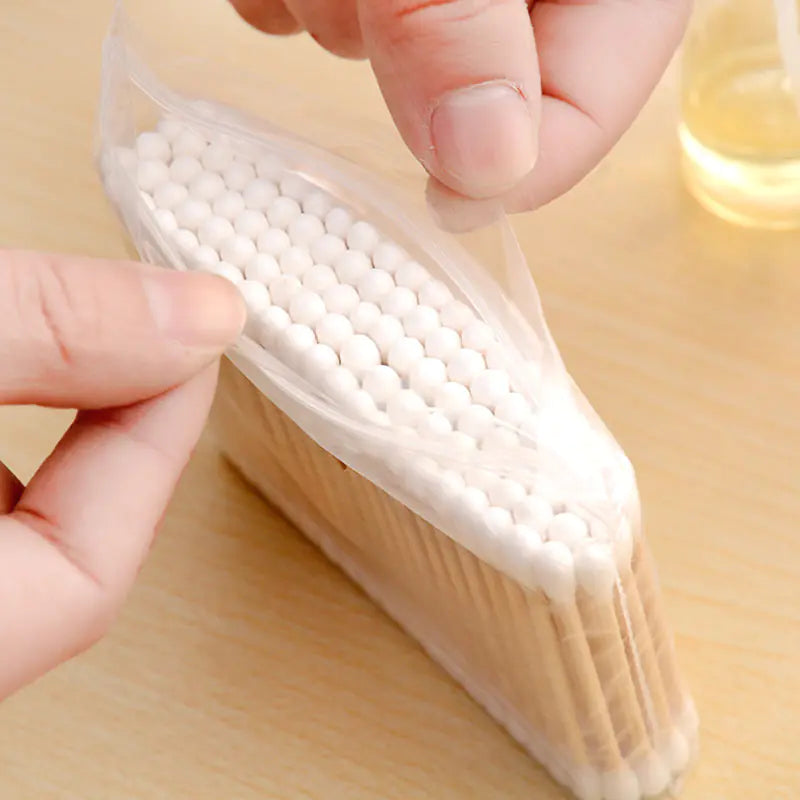 200 Bamboo Cotton Swabs for Makeup and Ear Cleaning